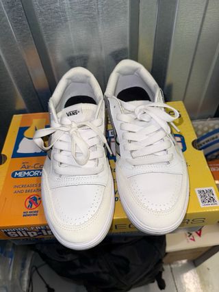 Zapatillas Vans Lowland Blancas y Grises