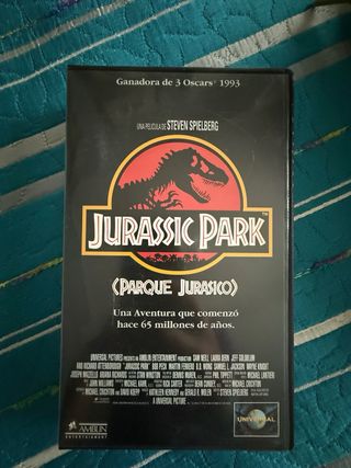Películas VHS Jurassic Park y Titanic