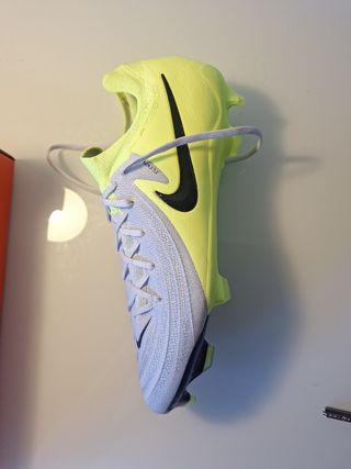 Botas de fútbol Nike talla 42