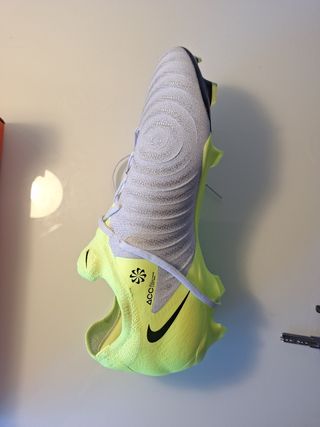 Botas de fútbol Nike talla 42