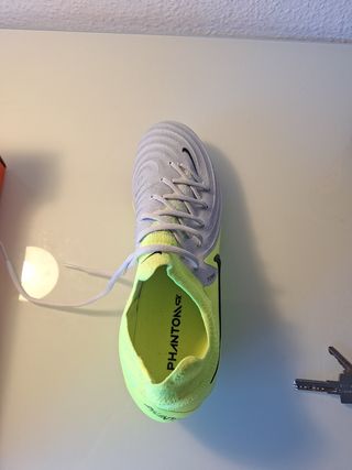 Botas de fútbol Nike talla 42