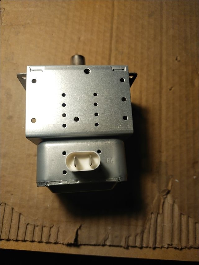 Magnetrón para microondas