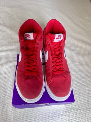 Zapatillas Nike SB Blazer Mid Rojas
EU 39
