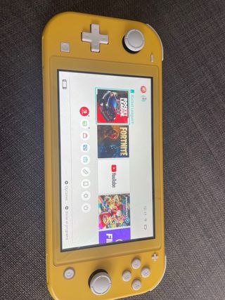 Nintendo Switch Lite Amarillo