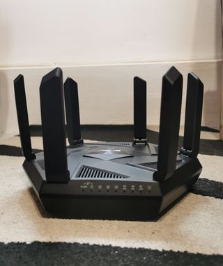 Router Asus RT-AXE7800 WiFi 6E wifi Mesh de maya