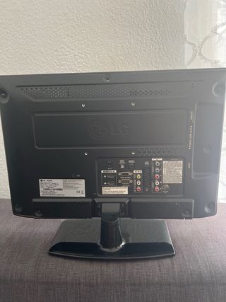 TV LG Negra pequeña (sin mando)