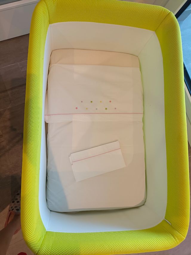 Minicuna Baby Clic Pistacho + Ropa de Cuna