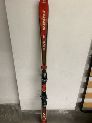 Esquís Carving Völkl 170cm bastones incluidos 