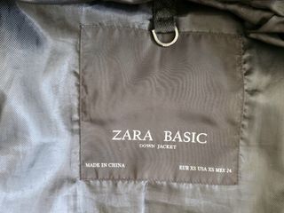 ZARA. Plumón negro. Talla XS