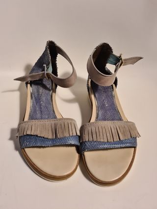 Sandalias romanas piel azul y beige talla 37