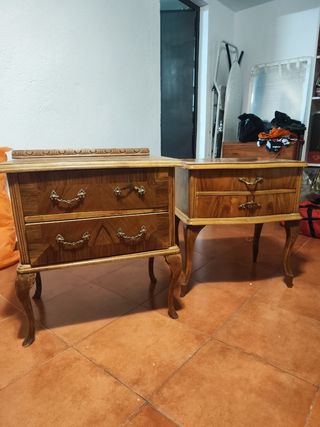 Comodini antichi in legno