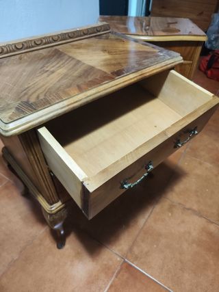 Comodini antichi in legno