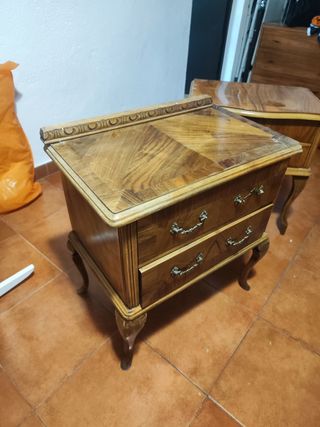 Comodini antichi in legno