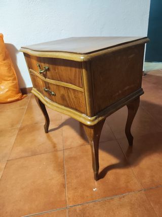 Comodini antichi in legno