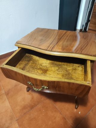 Comodini antichi in legno