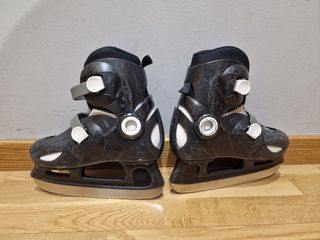 Patines de hielo Oxelo negros, extensibles.