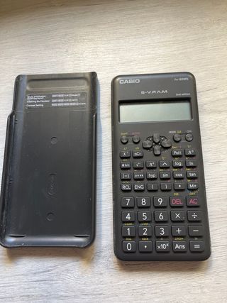 Calculadora Casio fx-82MS