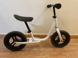Bicicleta de equilibrio infantil