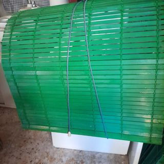 Persiana de madera verde 
