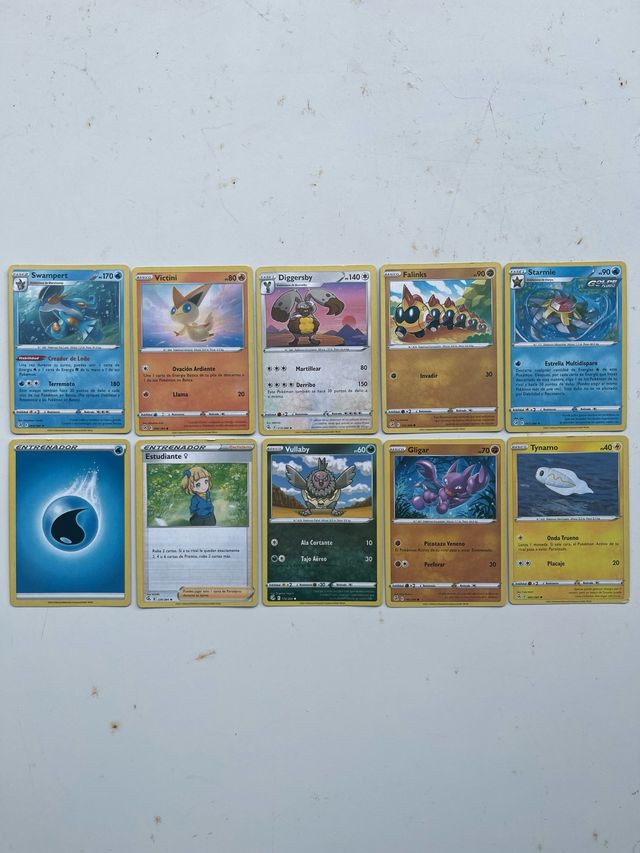Lote 2 cartas Pokémon V + 18 normales