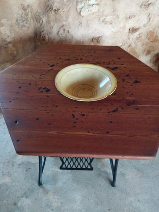 Mesa de máquina de coser antigua