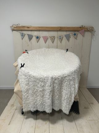 Mesa, puff y estructura para newborn