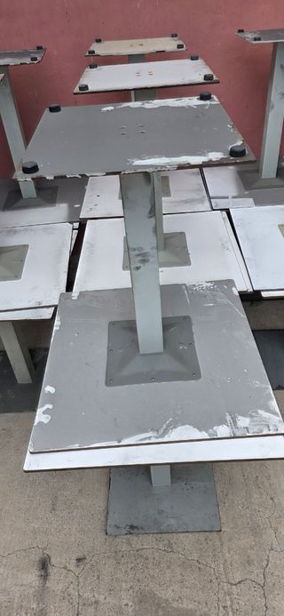 Mesas de bares y restaurantes en muy buen estado