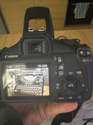 Cámara Canon EOS 1100D Negra