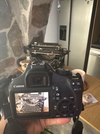 Cámara Canon EOS 1100D Negra