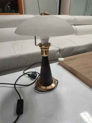 Lámpara de mesa madera y metal