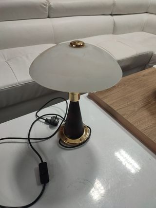 Lámpara de mesa madera y metal
