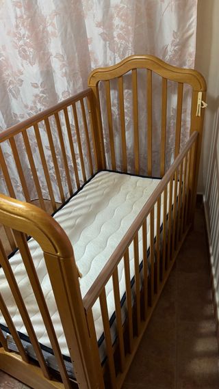 Cuna para bebé de madera