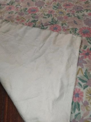 Maravillosa alfombra de lana con punto de cadeneta