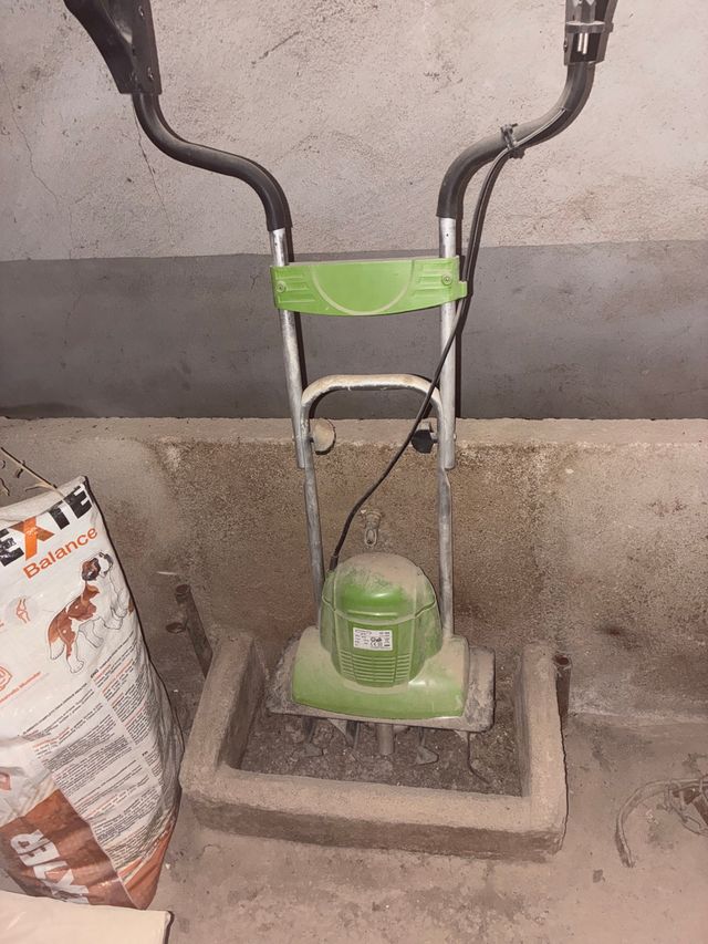 Mula eléctrica para arar