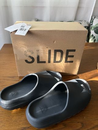 Adidas Yeezy Slides Negro