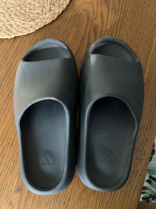 Adidas Yeezy Slides Negro
