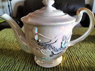 Juego café completo,relieve dragones y 6 platos 