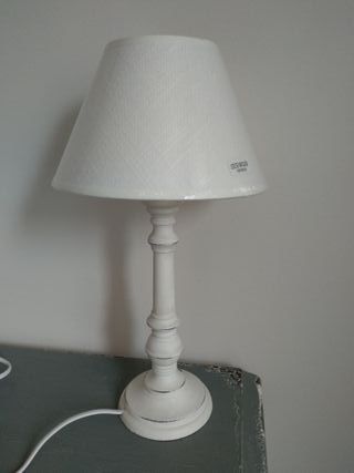 Lampara de mesita madera blanca nueva
