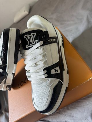 Zapatos Louis Vuitton Negros y Blancos