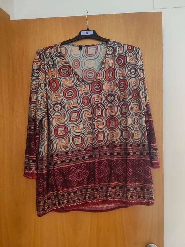 Blusa estampada multicolor talla XL