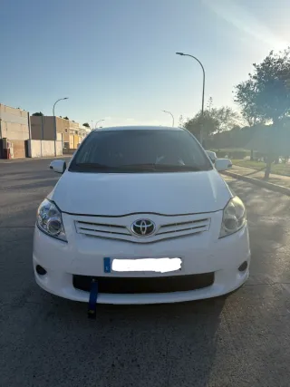 Toyota Auris 2012