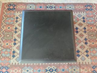Mesa y 5 Sillas Negras y rojas