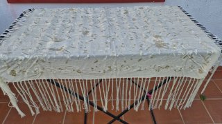 Manton Manila Beige Bordado Mano