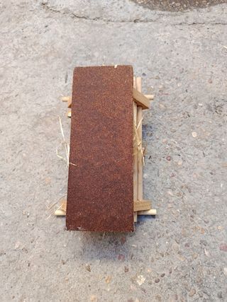 Figura de bebé Jesús en pesebre