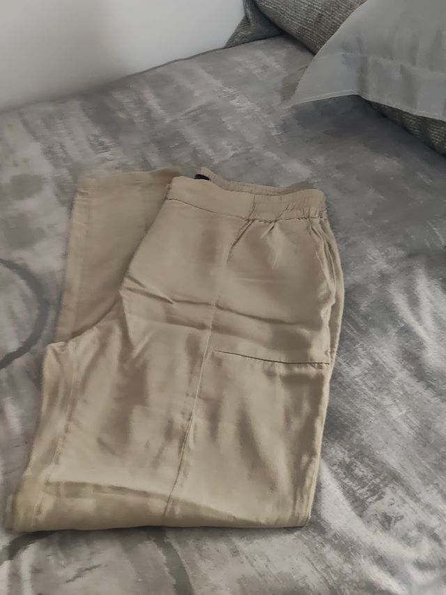 Pantalón beige muy fresquito