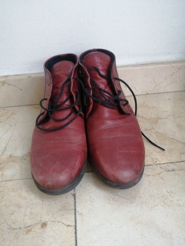 Botas de cuero rojas