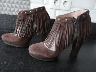 Botines Cuplé Talla 37 con Flecos