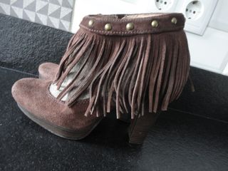 Botines Cuplé Talla 37 con Flecos