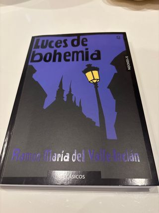 Luces de bohemia (Clásicos Loqueleo) (Spanish E...