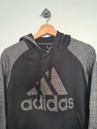 Sudadera Adidas con capucha negra